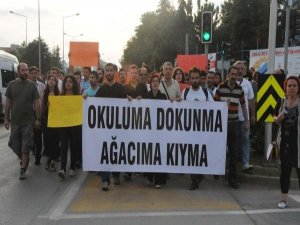 CAMİ İNŞAATI DİYE OKULU KAPATMA VELİLERİ AYAĞA KALDIRDI
