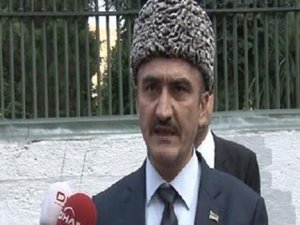 ÇEÇEN KONSOLOSU'NDAN TÜRK BAYRAĞI AÇIKLAMASI