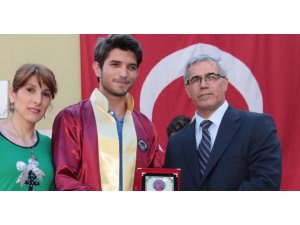 LİSE BİRİNCİSİNE GEZİ CEZASI