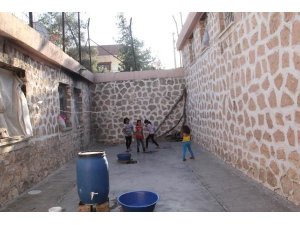 KULLANILMAYAN CEZAEVİNDE YAŞIYORLAR