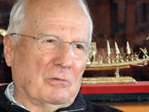 KENAN EVREN'E MÜEBBET