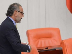 SIRRI SAKIK MECLİSTEN ÇIKARILDI