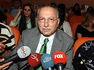 İHSANOĞLU'NDAN BAŞBAKAN'A "ÇATISIZ TEMEL" YANITI