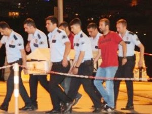 ÜSKÜDAR'DA DENİZDEN KADIN CESEDİ ÇIKTI