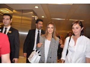 JESSİCA ALBA İLK KEZ TÜRKİYE'DE