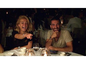 ARDA TURAN ÜNLÜ ARKADAŞINA AŞIK MI OLDU?