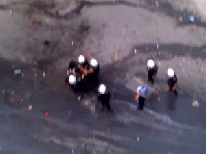 Yorumsuz, gözaltı tekniği