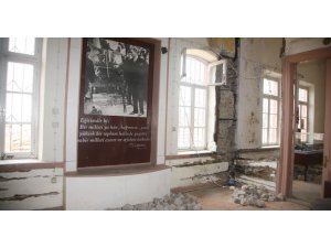 İZMİR CUMHURİYET MÜZESİNİN HALİ İÇLER ACISI