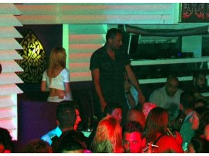 MİLLİ FUTBOLCU YAZ KAÇAMAĞINDA YAKALANDI