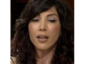 HANDE YENER MUHABİRİ BÖYLE AZARLADI