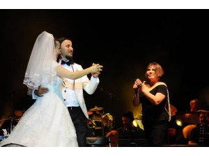 SEZEN AKSU'DAN TWİTTER KULLANICILARINI KIZDIRACAK SÖZLER