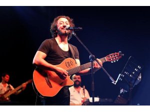 FETTAH CAN MERSİN'İ SALLADI