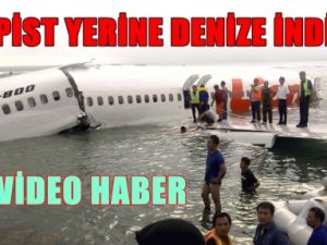Uçak Pist yerine Denize İndi !