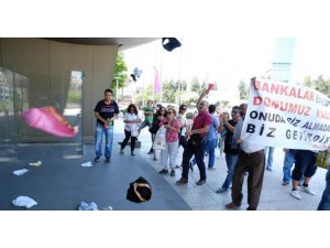 İLGİNÇ PROTESTO! BANKALAR DONSUZ BIRAKTI!