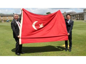 TARİHİ TÜRK BAYRAĞI 97 YIL SONRA EVE DÖNÜYOR