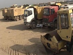 3. KÖPRÜ İŞÇİLERİ İNŞAATIN YOLUNU KAPADI