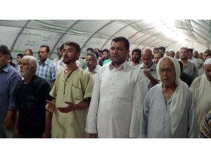 ÇADIRKENTTE İLK TERAVİH NAMAZI