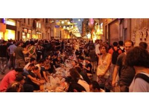 TAKSİM'DE YERYÜZÜ SOFRASI BEREKETİ