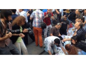 YERYÜZÜ İFTARINA POLİS MÜDAHALESİ