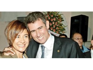 METNİ FEYZİOĞLU'NDAN ŞOK AYRILIK