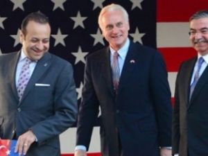 ABD resepsiyonunda Bağış'a 'YALANCI' diye bağırdılar.