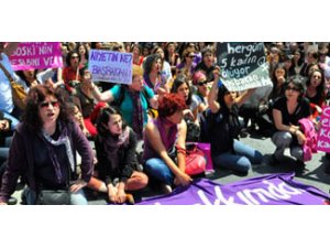 KÜRTAJ EYLEMİNE HAPİS ŞOKU