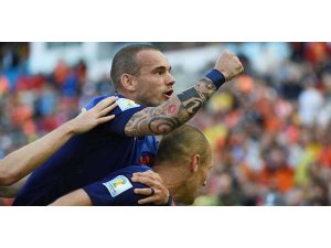 SNEİJDER UZAYDA FUTBOL OYNAYACAK