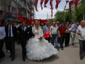 Gelin ve damat 19 Mayıs'ta ne yaptı