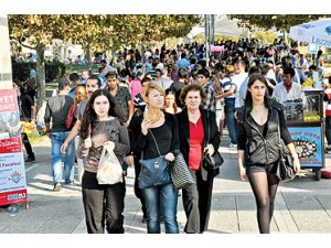 BBC SORDU: İZMİRLİLER KİME OY VERECEK?