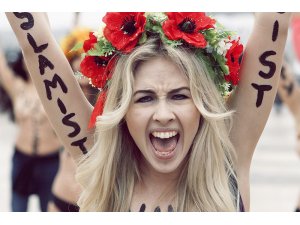 BU SERGİYİ ÇIPLAK GEZMEK SERBEST