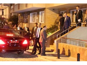 CAMİYE PANKARTLA GİRDİLER