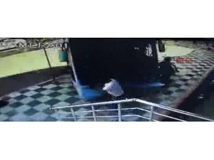 MİNİBÜS VAHŞETİ! İŞTE FACİANIN GÖRÜNTÜLERİ!