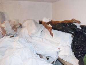 ÖLÜLERİNİ  ÜNİVERSİTE KAPISI ÖNÜNE BIRAKIYORLAR