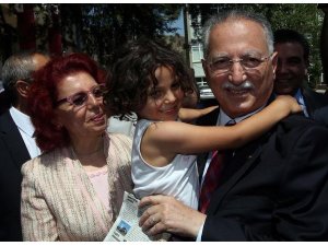 İHSANOĞLU ERDOĞAN'A KARŞI SERTLEŞİYOR!