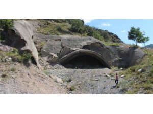 HIZLI TRENDE SKANDAL ÜSTÜNE SKANDAL