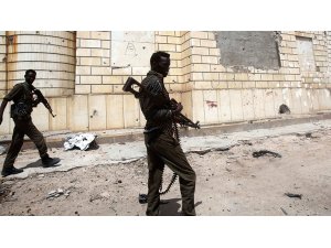 CUMHURBAŞKANLIĞI SARAYINI BASTILAR, 9 ÖLÜ VAR.