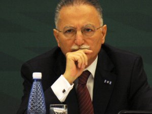 İHSANOĞLU TWİTTER HESABINDAN KINADI