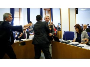 MECLİS’TE SOMA KAVGASI-VİDEO