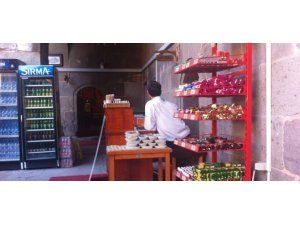 İFTARA KADAR YİYECEK İÇECEK SATMAK YASAK