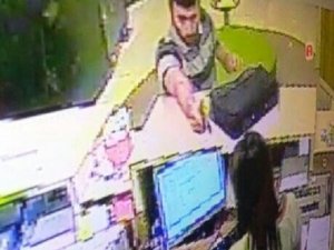 AVM'DEKİ BANKA SOYGUNU: BABASI İKNA ETTİ TESLİM OLDU