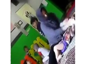 KREŞTE ÇOCUKLARA YEMEK DAYAĞI