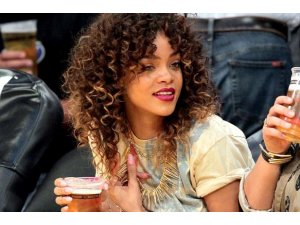 RİHANNA'NIN FİLİSTİN ÇIKIŞINA TEPKİ YAĞDI