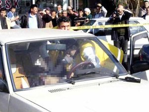 YANLIŞ KİŞİYİ ÖLDÜRDÜKLERİ İÇİN CEZA İNDİRİMİ