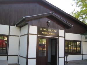 İ. ŞAHİNBAŞ ATÖLYE SAHNESİNİ MAFYA BASTI YARALILAR VAR!