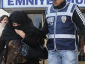 70 yaşındaki kadın uyuşturucu hapla yakalandı