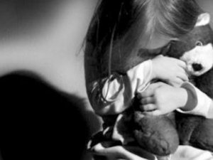 PORNOCU MÜDÜR 6 ÖĞRENCİSİNİ BÖYLE TACİZ ETTİ