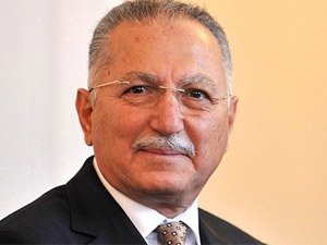 İHSANOĞLU KATILDIĞI YEMEKTE PROTESTO EDİLDİ