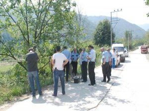 GENÇ KADININ BAŞINI TAŞLA EZMİŞLER