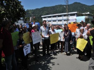 ARTVİNLİ KÖYLÜLERİN "İŞTEN ÇIKARMA" PROTESTOSU