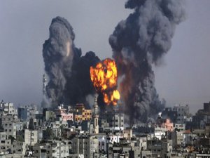 FİLİSTİNLİLER KİLİSEYE SIĞINDI